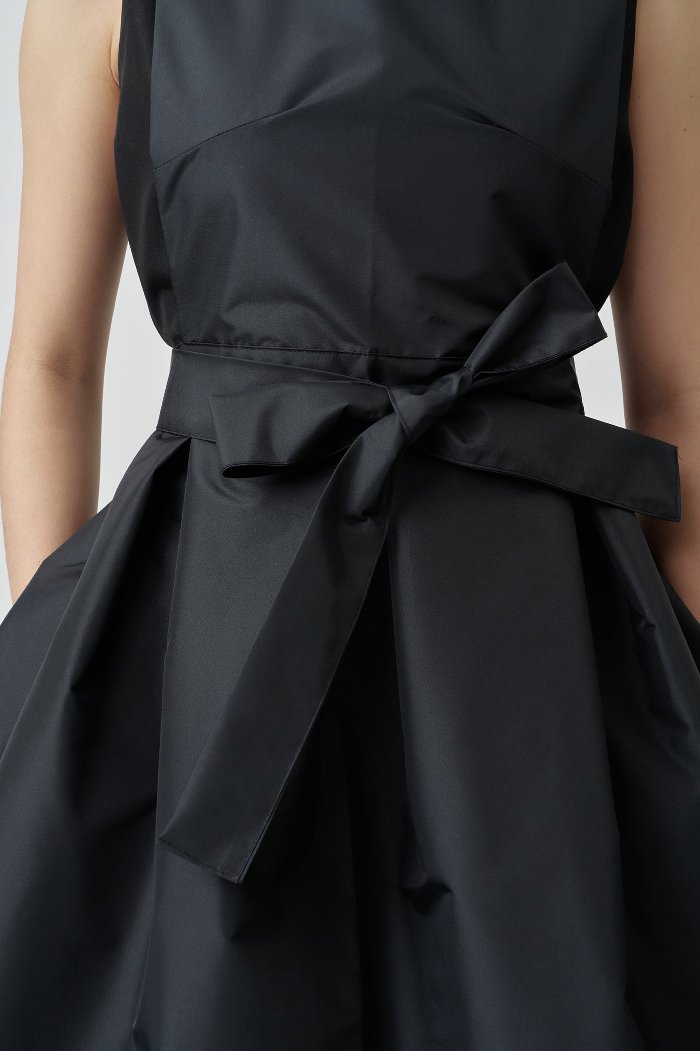 Short Hepburn Apron